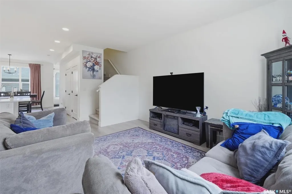 149 Rosewood Boulevard E Saskatoon SK S7V 0Z1