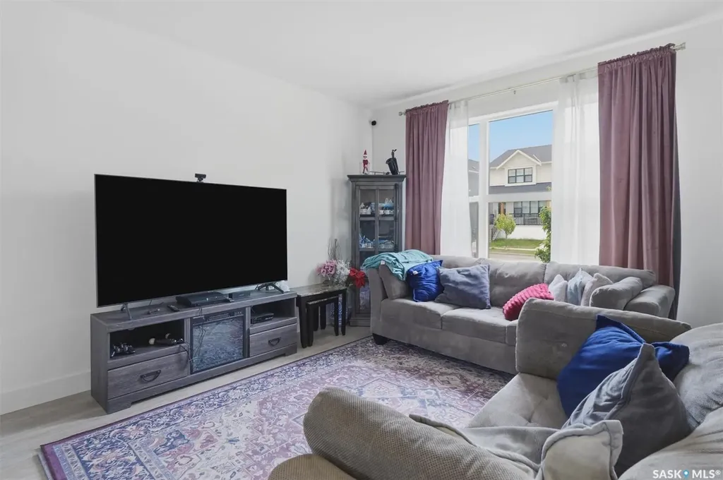 149 Rosewood Boulevard E Saskatoon SK S7V 0Z1