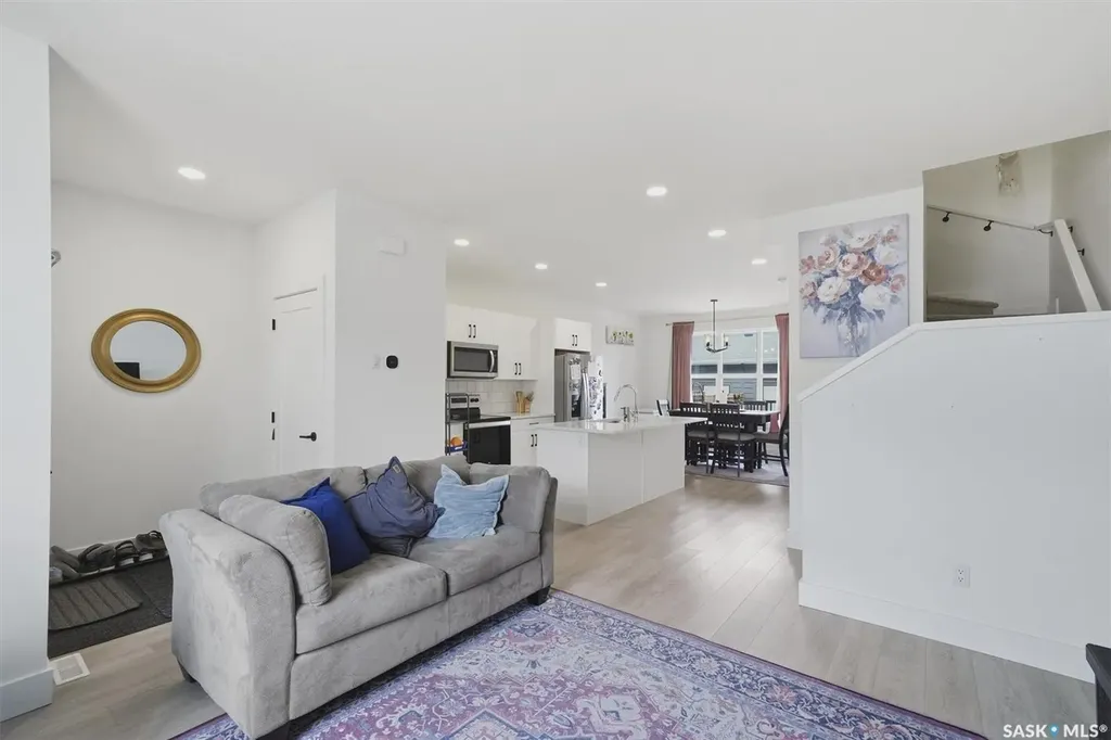 149 Rosewood Boulevard E Saskatoon SK S7V 0Z1