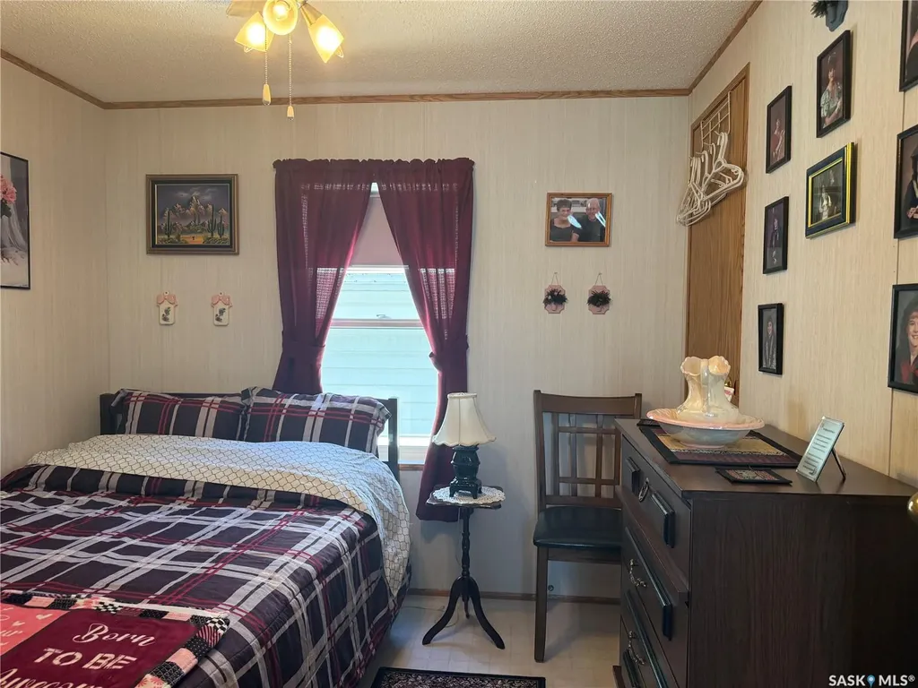 1455 9th Avenue NE Moose Jaw SK S6J 1C6