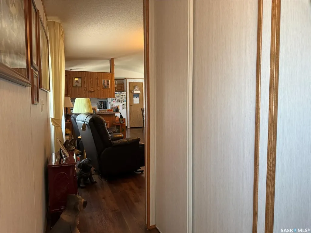 1455 9th Avenue NE Moose Jaw SK S6J 1C6