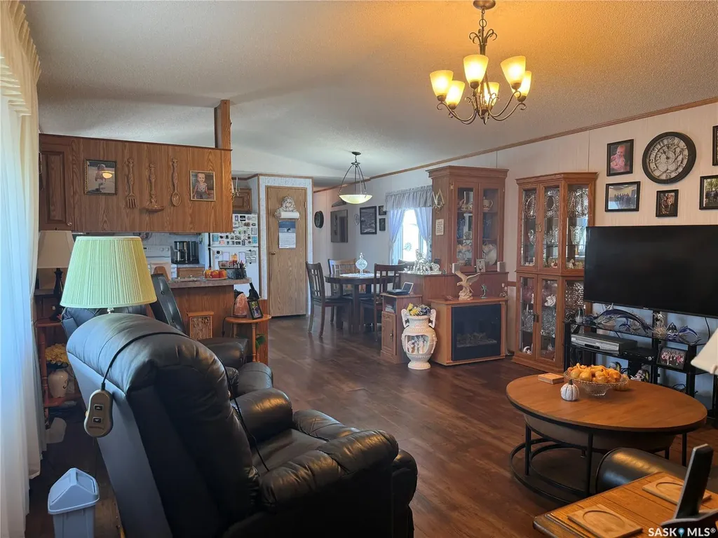 1455 9th Avenue NE Moose Jaw SK S6J 1C6