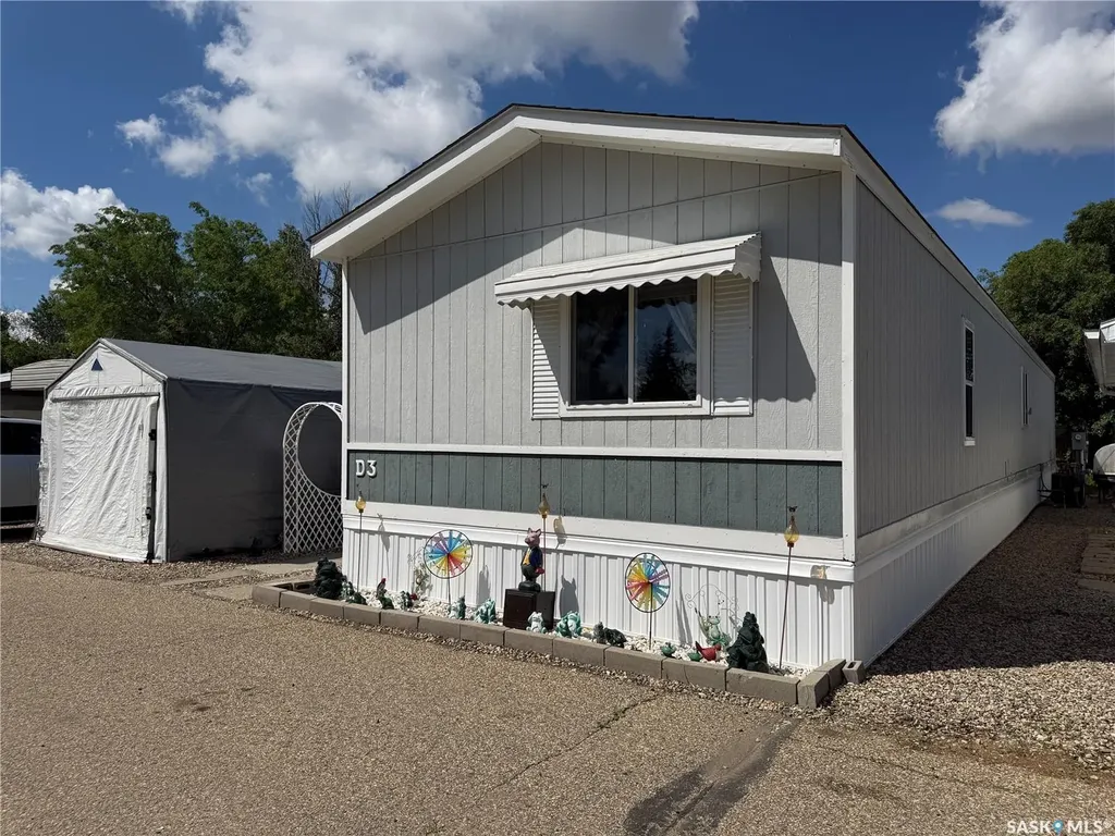 1455 9th Avenue NE Moose Jaw SK S6J 1C6
