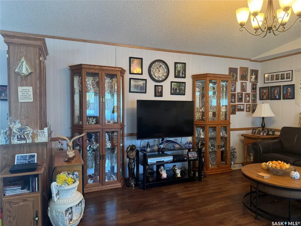 1455 9th Avenue NE Moose Jaw SK S6J 1C6