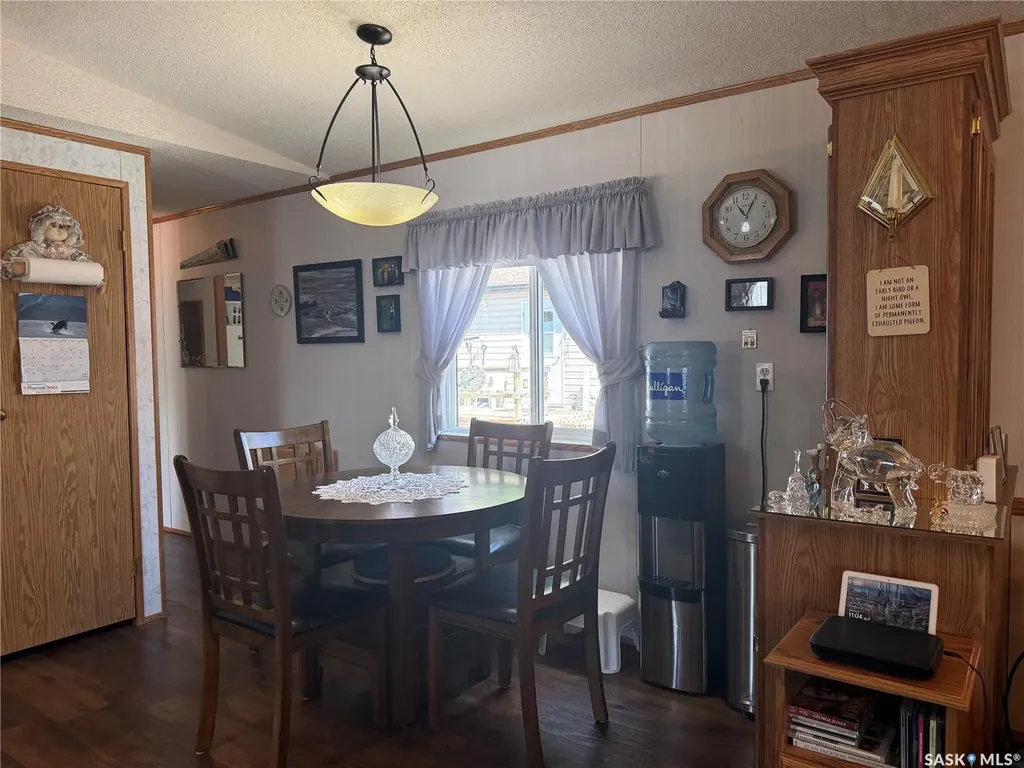 1455 9th Avenue NE Moose Jaw SK S6J 1C6