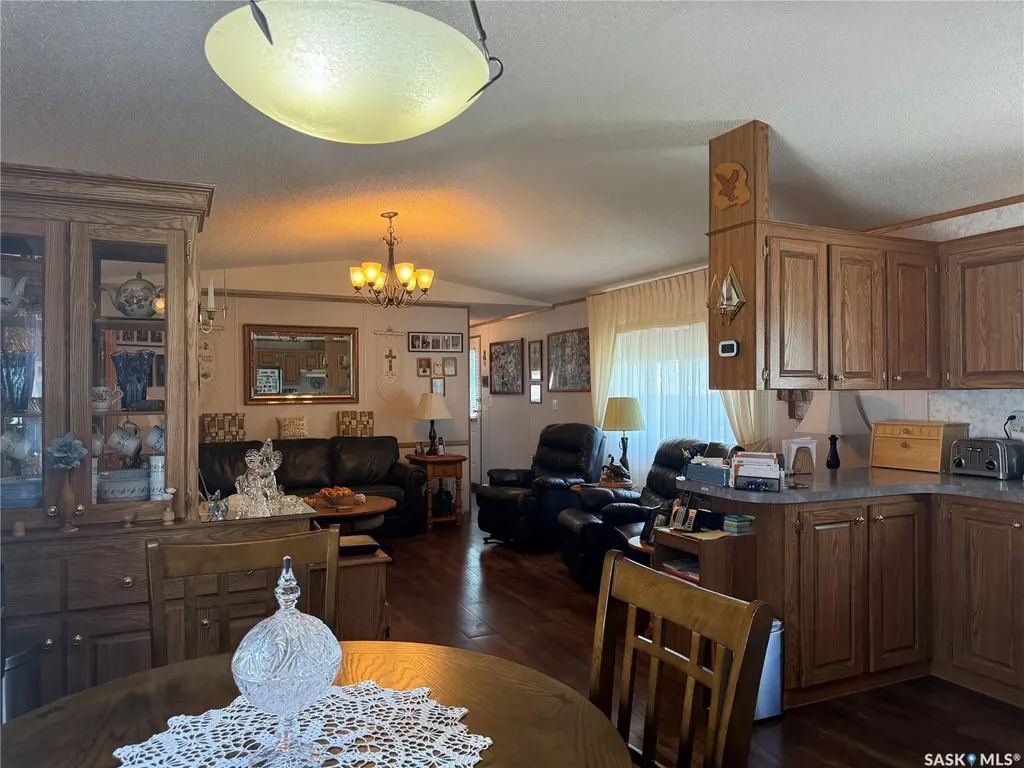 1455 9th Avenue NE Moose Jaw SK S6J 1C6