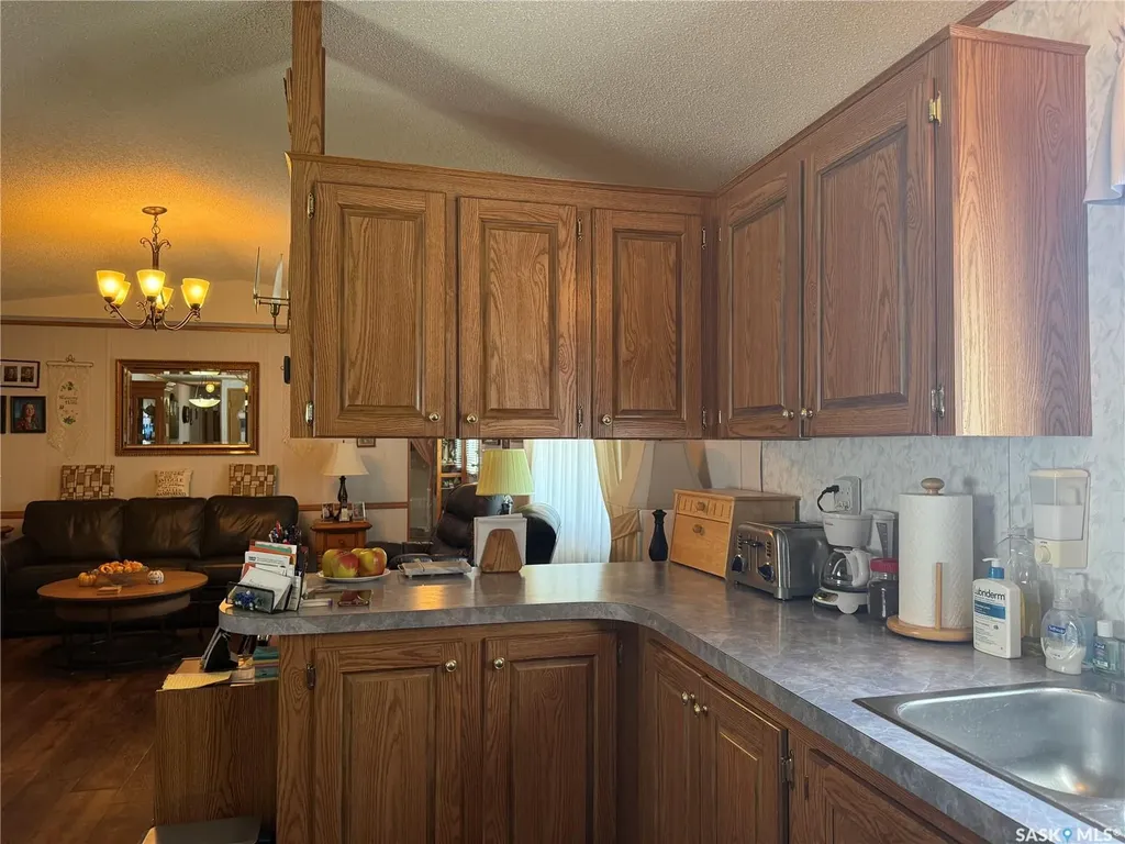 1455 9th Avenue NE Moose Jaw SK S6J 1C6