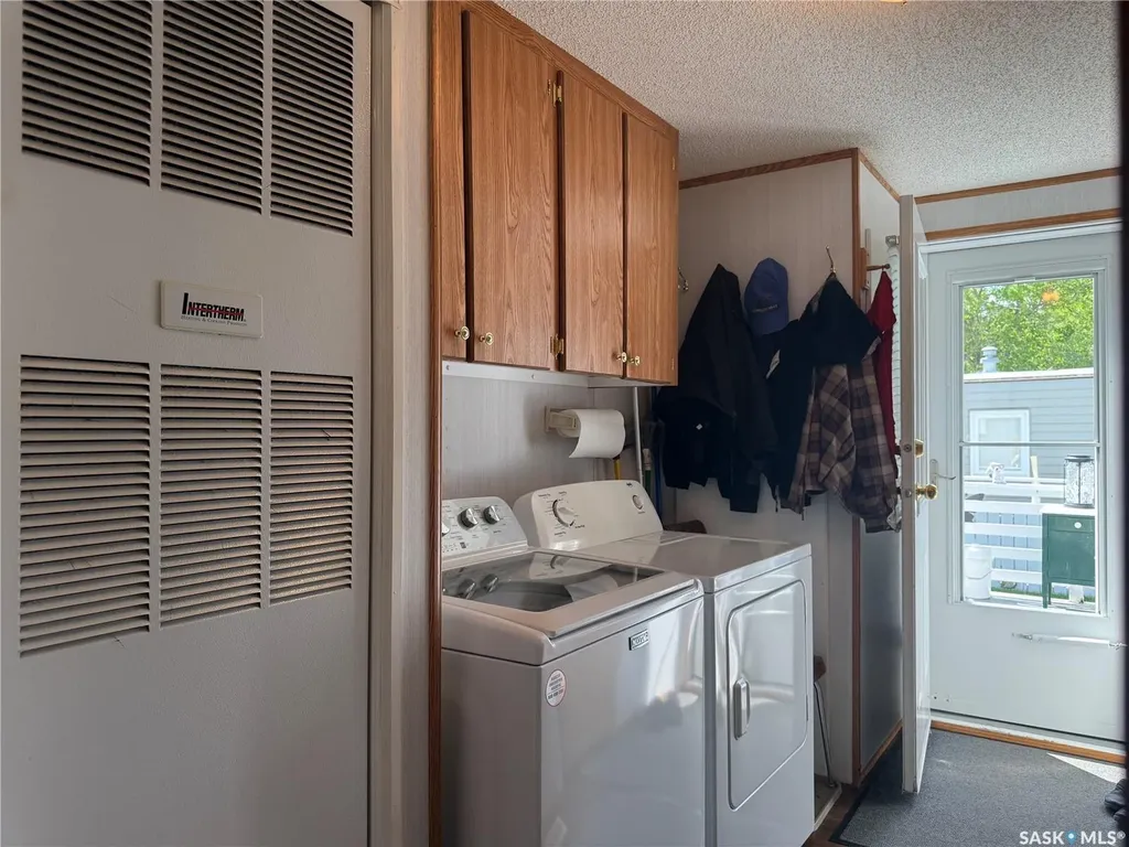1455 9th Avenue NE Moose Jaw SK S6J 1C6