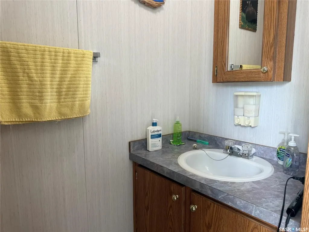 1455 9th Avenue NE Moose Jaw SK S6J 1C6
