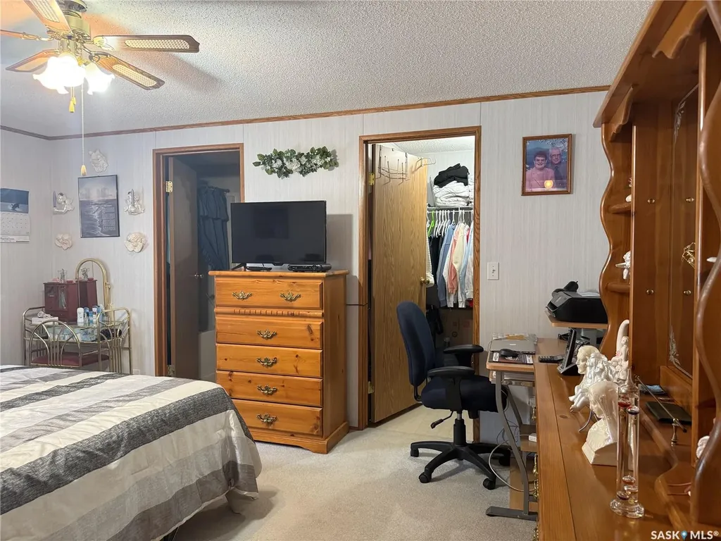 1455 9th Avenue NE Moose Jaw SK S6J 1C6