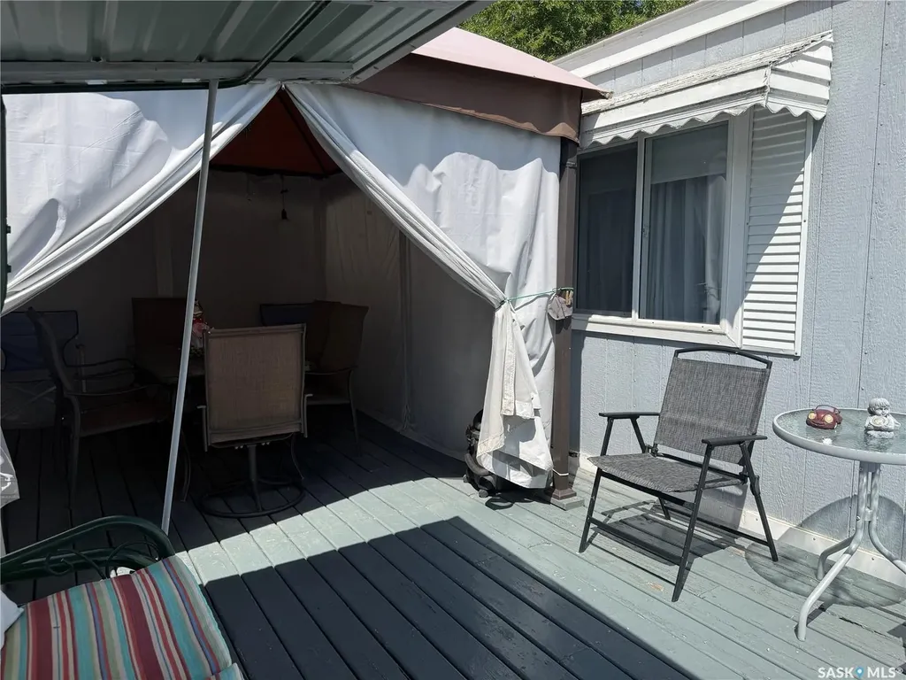 1455 9th Avenue NE Moose Jaw SK S6J 1C6
