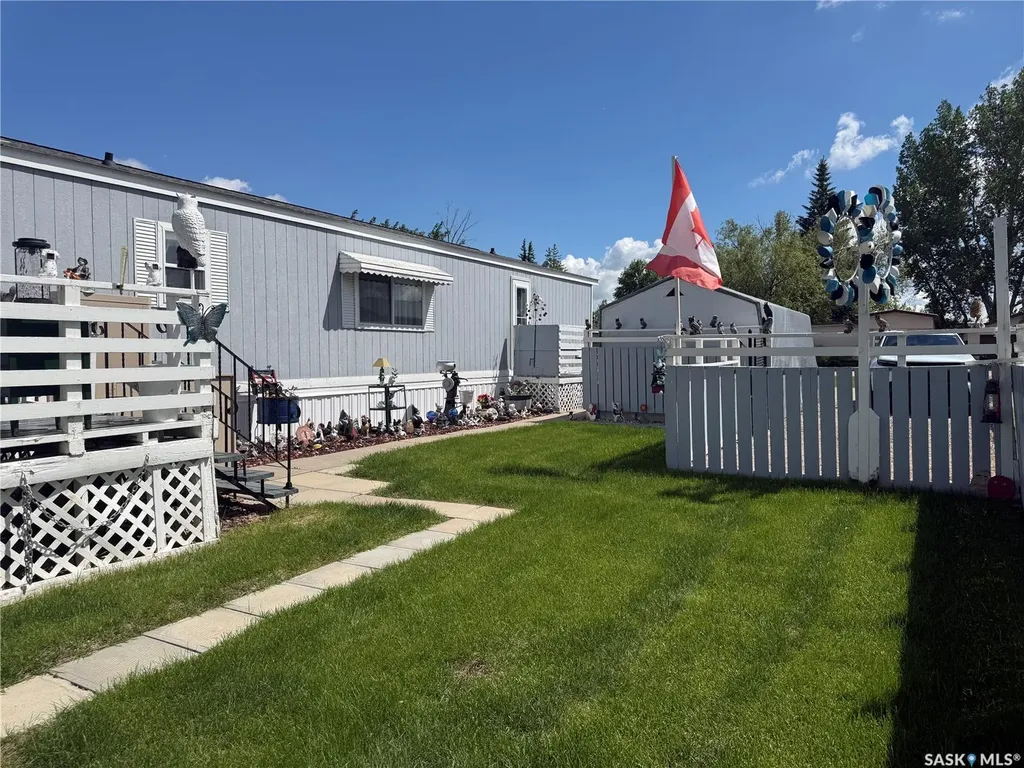 1455 9th Avenue NE Moose Jaw SK S6J 1C6