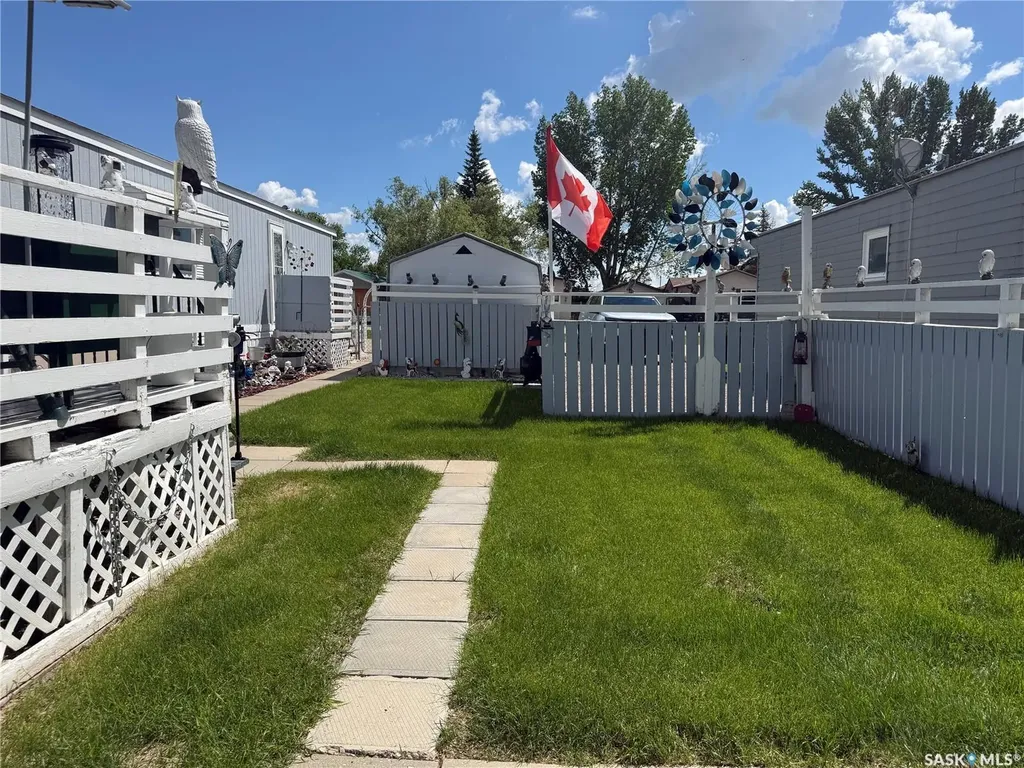 1455 9th Avenue NE Moose Jaw SK S6J 1C6