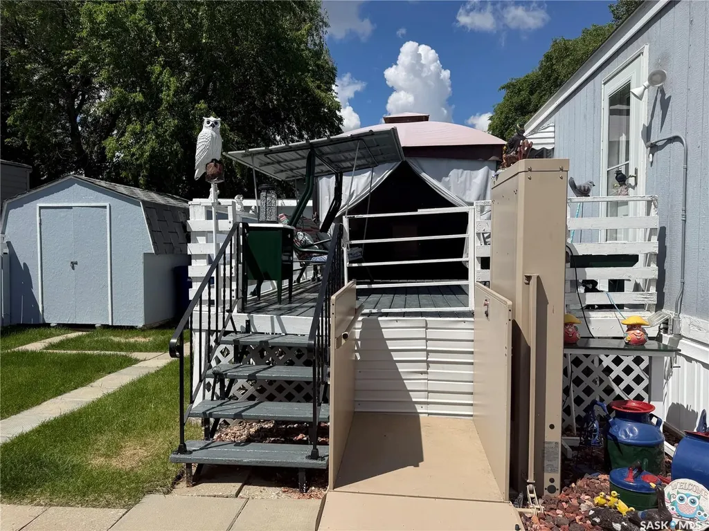 1455 9th Avenue NE Moose Jaw SK S6J 1C6