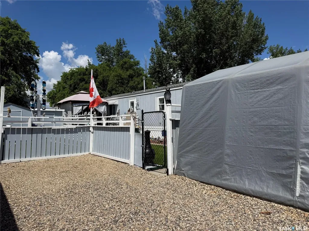 1455 9th Avenue NE Moose Jaw SK S6J 1C6