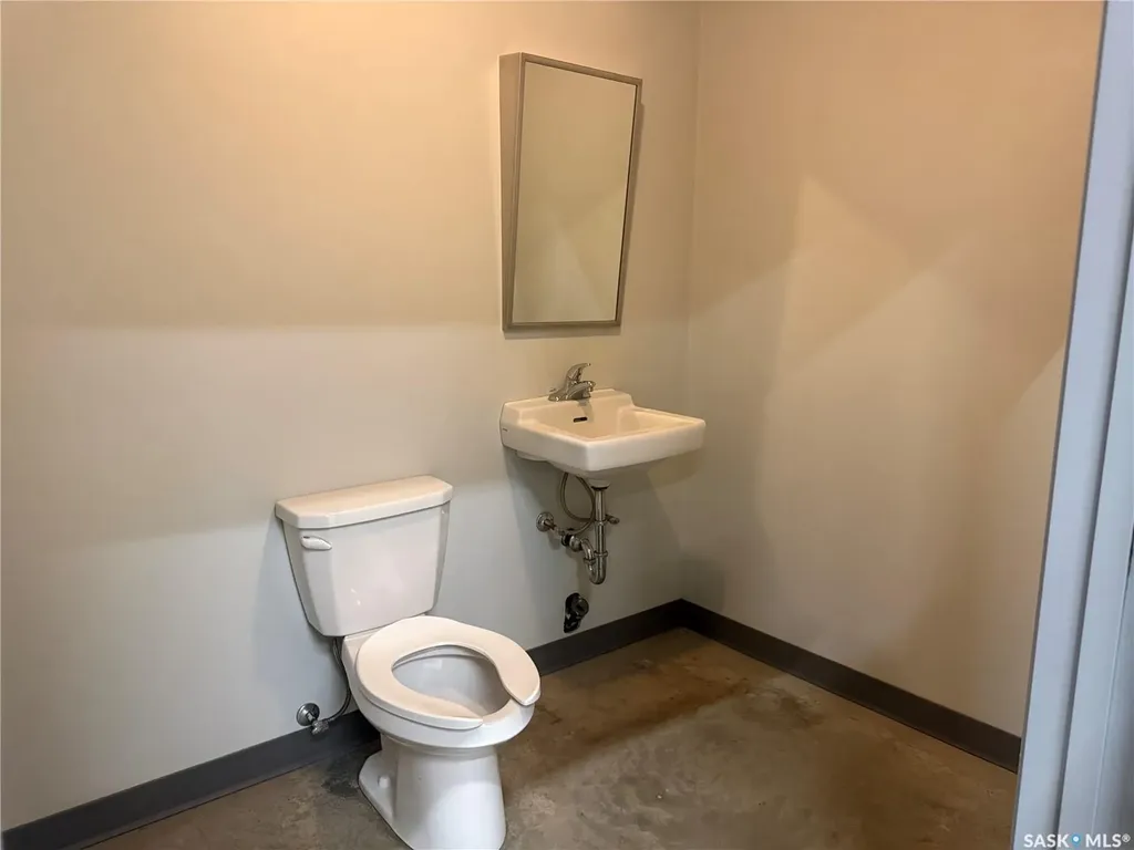 830 Snyder Road Moose Jaw SK S6H 4Y4