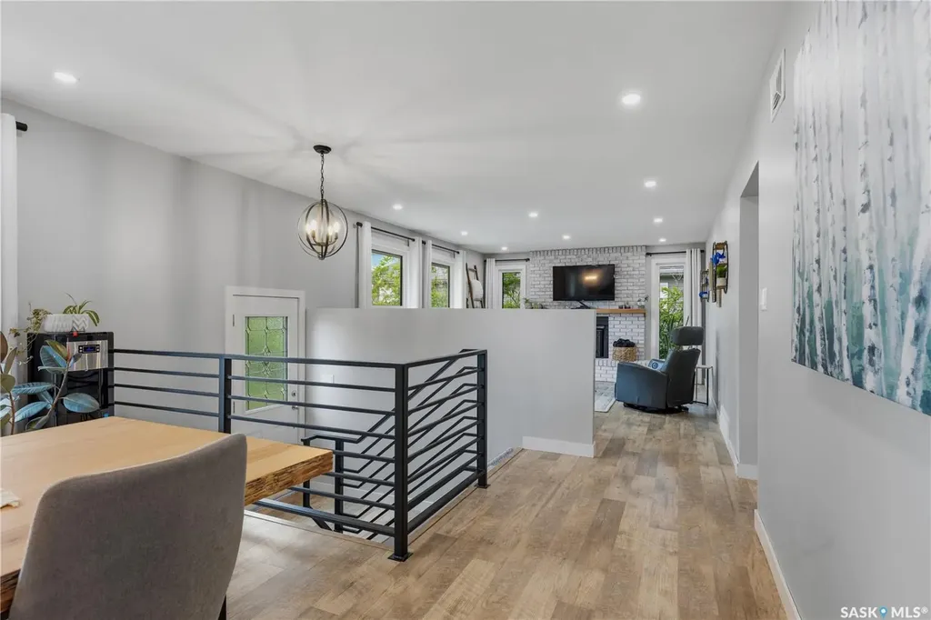 102 Plaxton Place Regina Beach SK S0G 4C0
