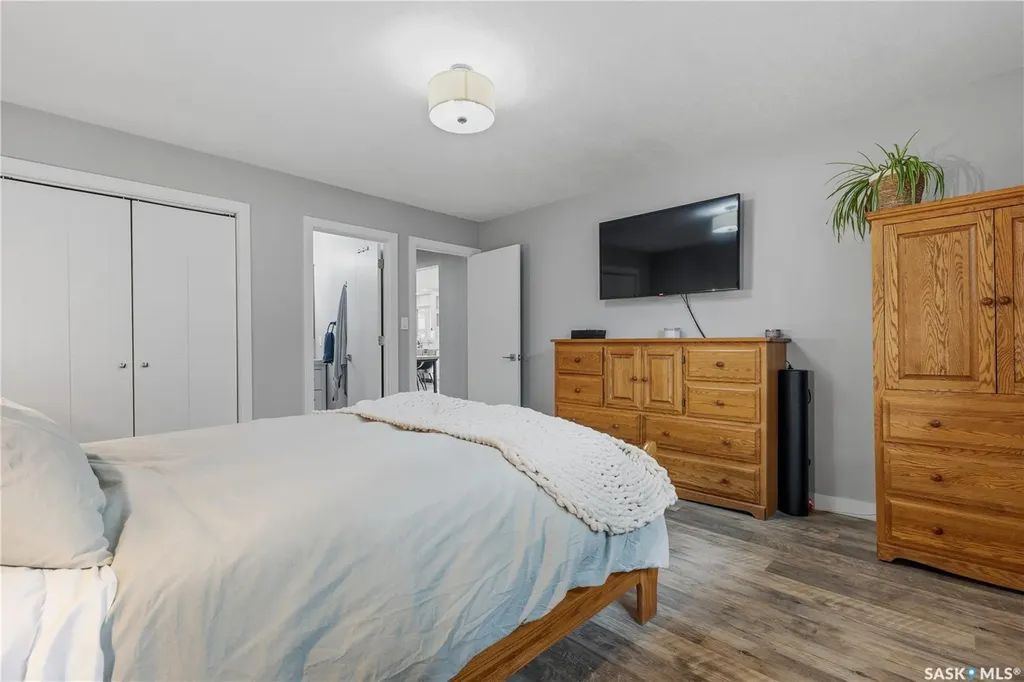 102 Plaxton Place Regina Beach SK S0G 4C0