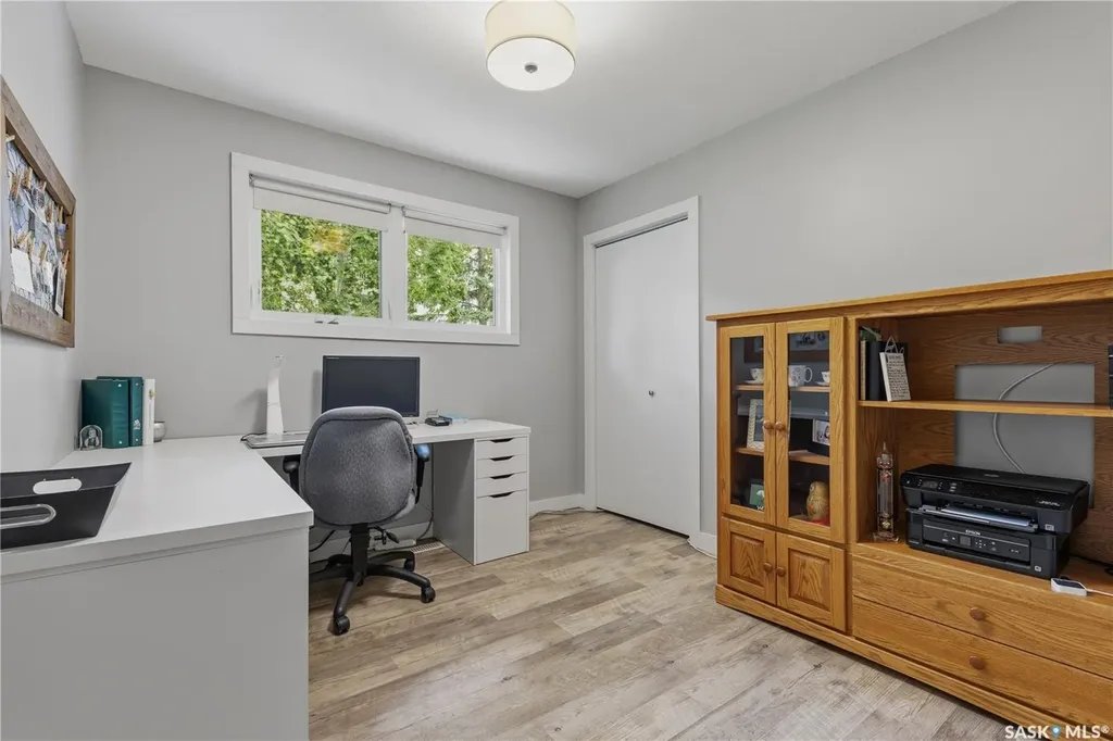 102 Plaxton Place Regina Beach SK S0G 4C0