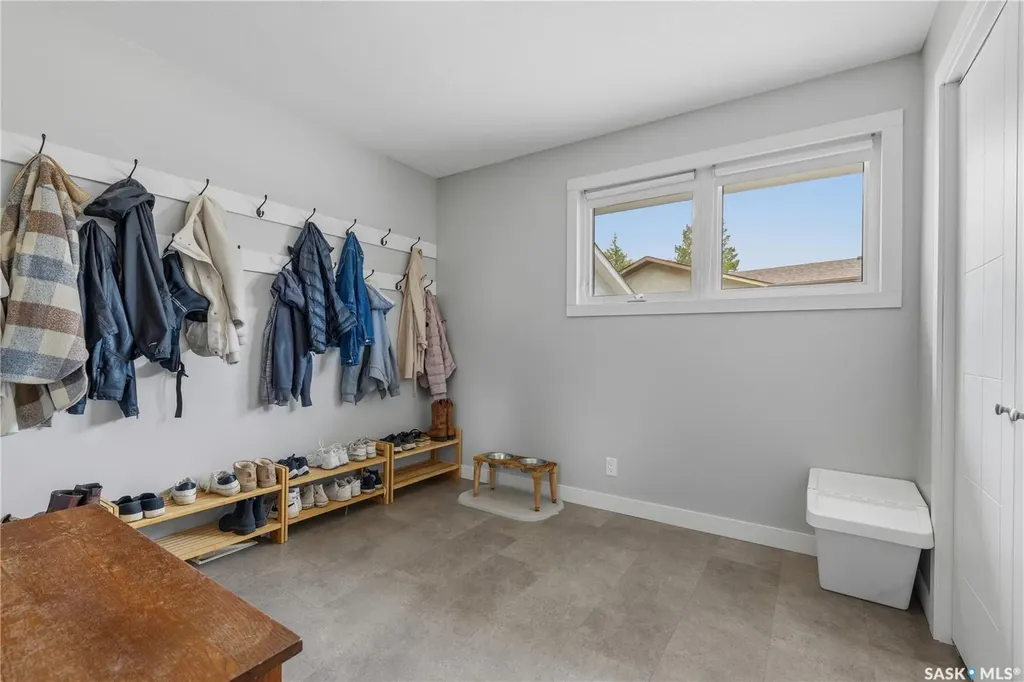 102 Plaxton Place Regina Beach SK S0G 4C0