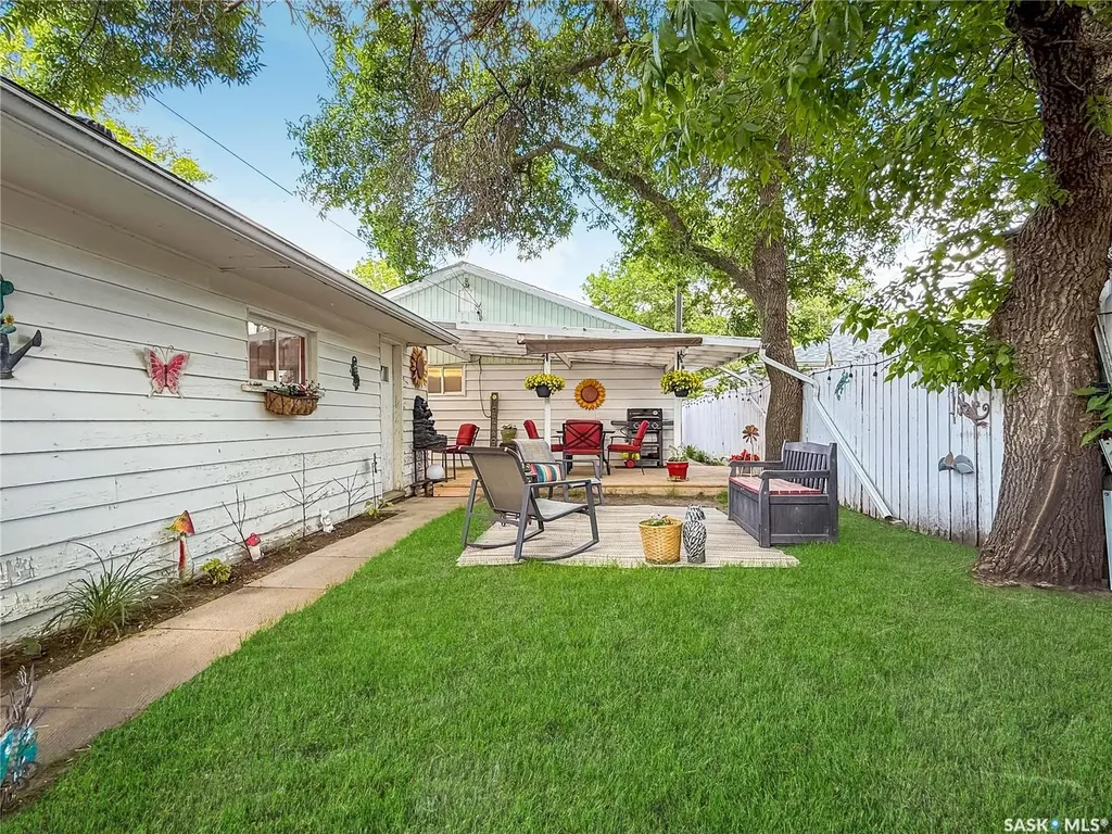 890 10th Avenue NE Swift Current SK S9H 2T7