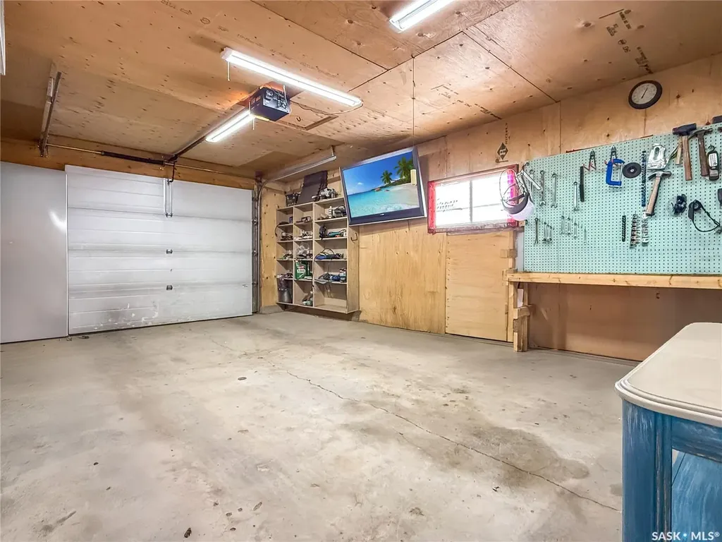 890 10th Avenue NE Swift Current SK S9H 2T7