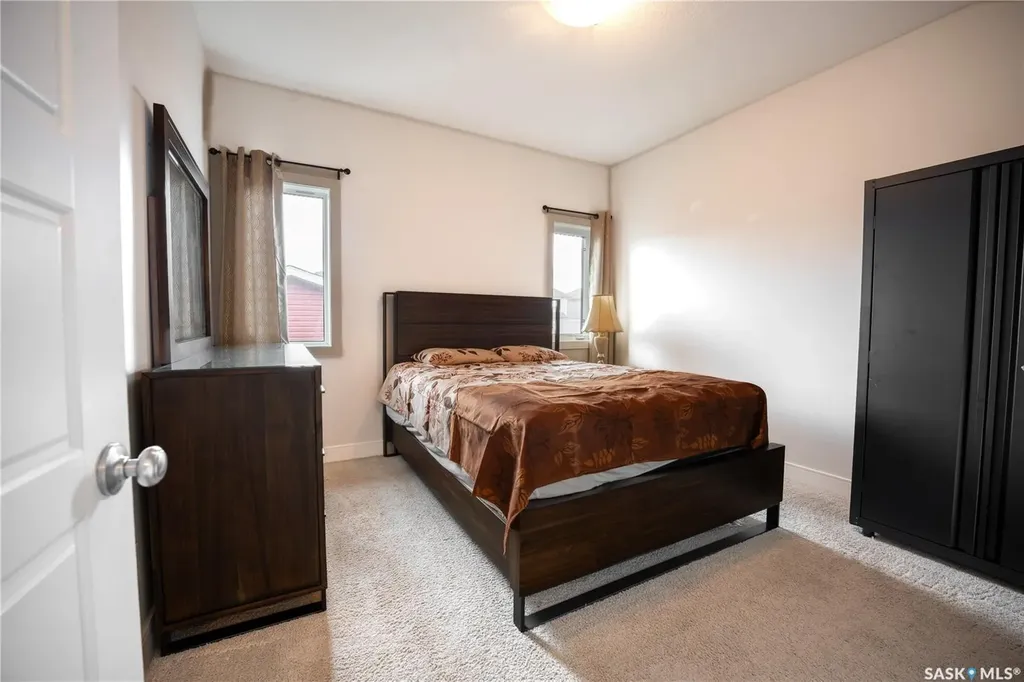 646 Kolynchuk Court Saskatoon SK S7T 0W2