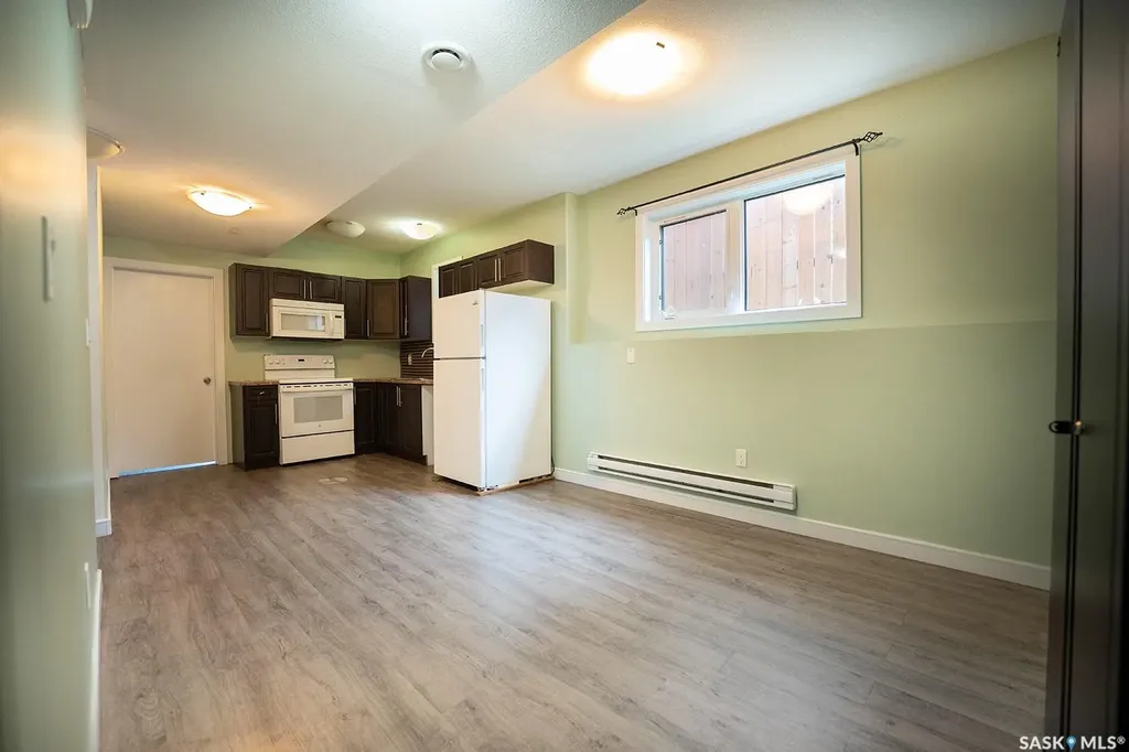 646 Kolynchuk Court Saskatoon SK S7T 0W2