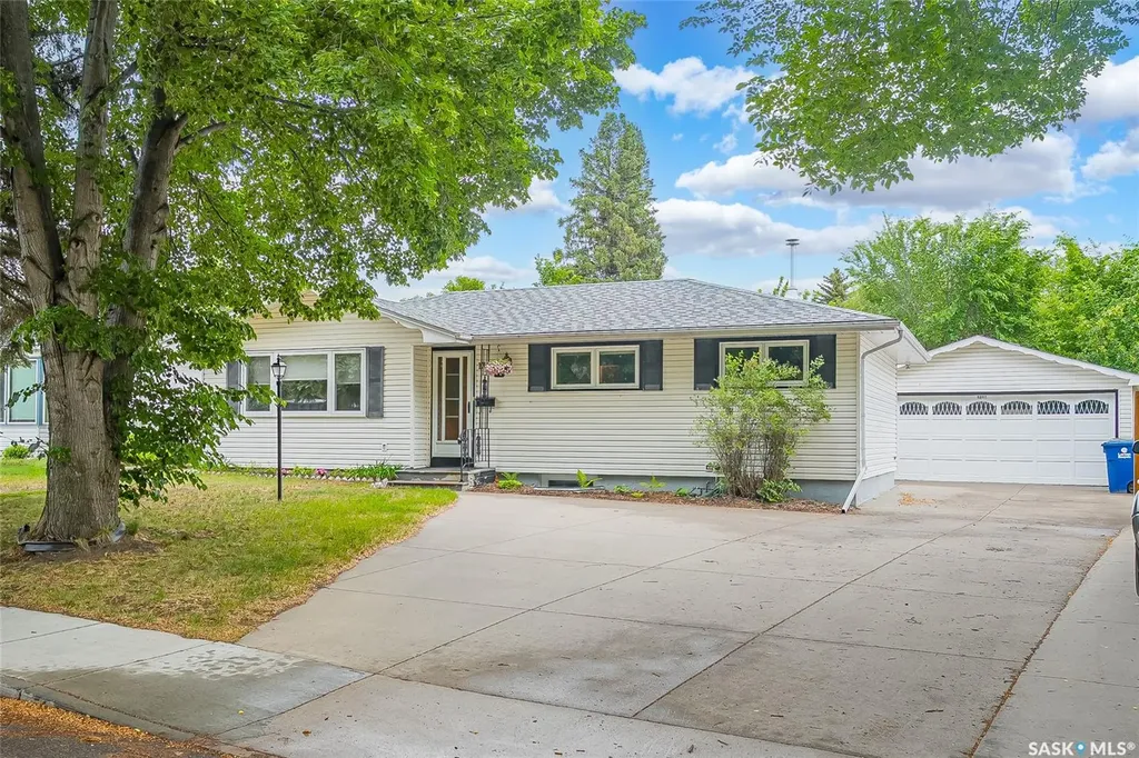 1317 East Centre Saskatoon SK S7J 3A8