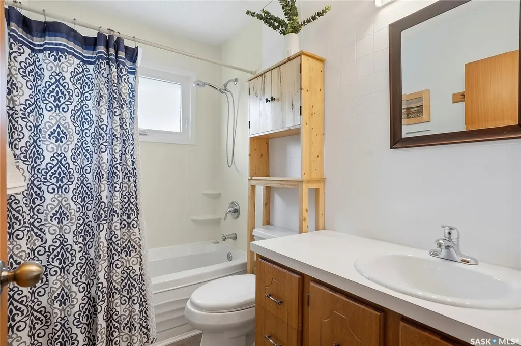 1317 East Centre Saskatoon SK S7J 3A8