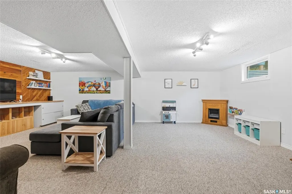 1317 East Centre Saskatoon SK S7J 3A8