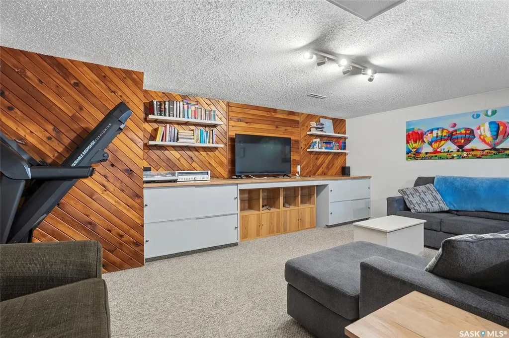 1317 East Centre Saskatoon SK S7J 3A8