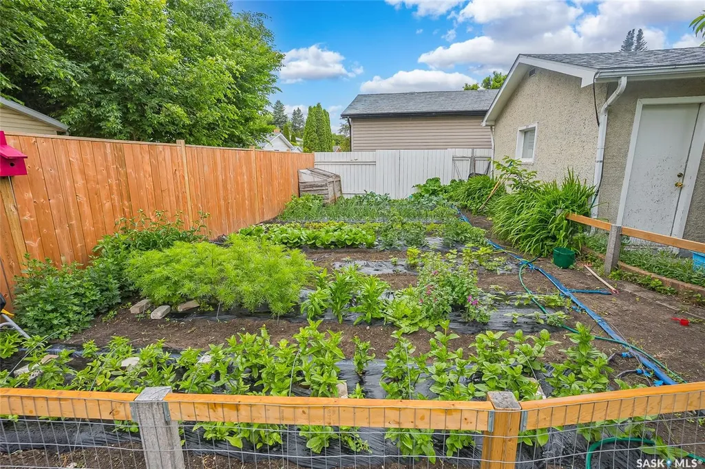 1317 East Centre Saskatoon SK S7J 3A8