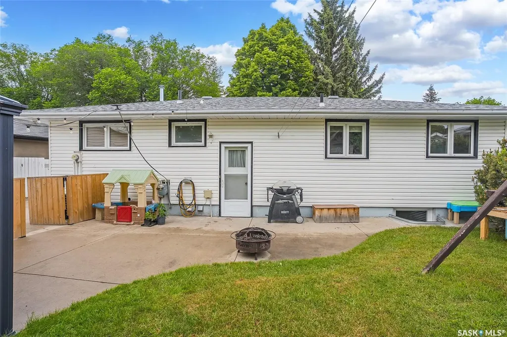 1317 East Centre Saskatoon SK S7J 3A8