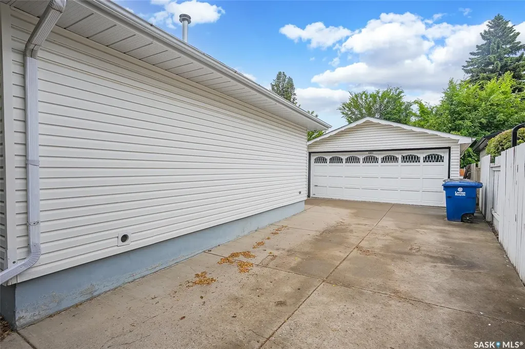 1317 East Centre Saskatoon SK S7J 3A8