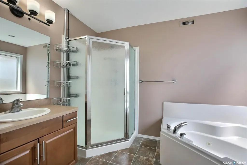 7218 Wascana Cove Way Regina SK S4V 3G2