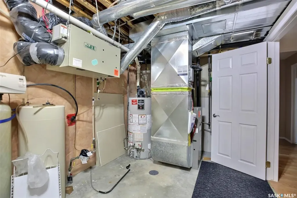 7218 Wascana Cove Way Regina SK S4V 3G2