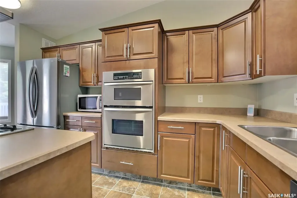 7218 Wascana Cove Way Regina SK S4V 3G2