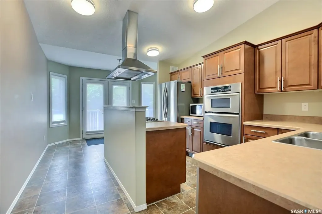7218 Wascana Cove Way Regina SK S4V 3G2