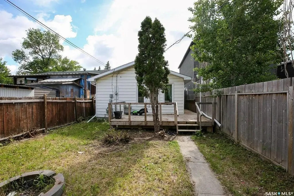 424 Arthur Street Regina SK S4R 4X4