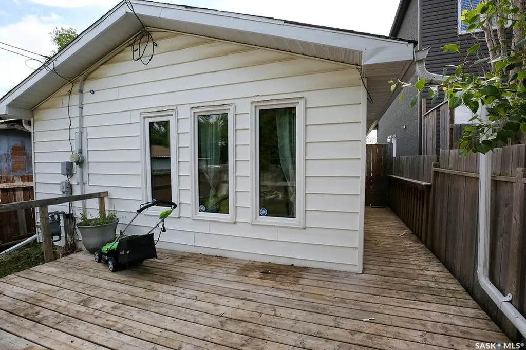 424 Arthur Street Regina SK S4R 4X4