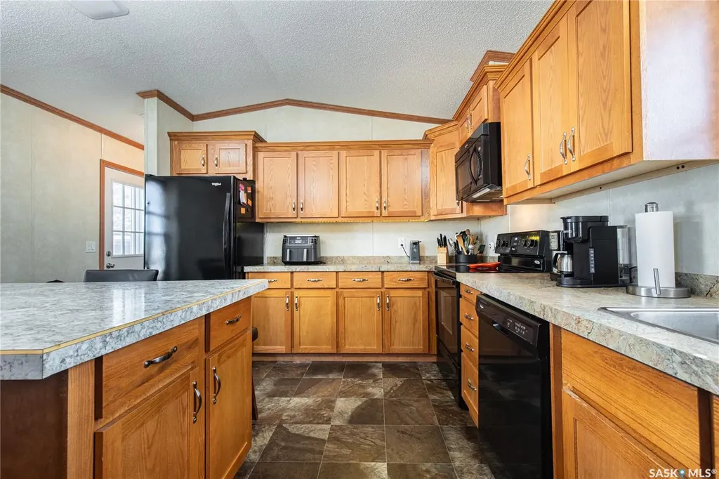 1455 9th Avenue NE Moose Jaw SK S6J 1C6