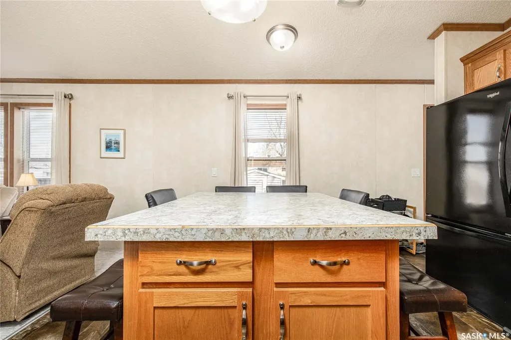 1455 9th Avenue NE Moose Jaw SK S6J 1C6