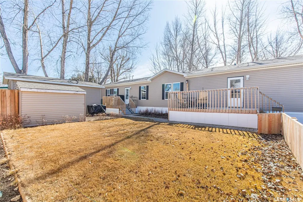 1455 9th Avenue NE Moose Jaw SK S6J 1C6