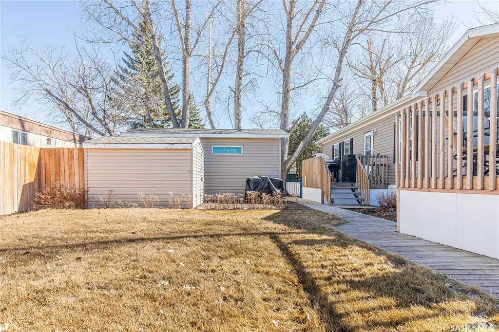 1455 9th Avenue NE Moose Jaw SK S6J 1C6