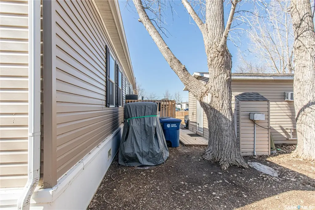 1455 9th Avenue NE Moose Jaw SK S6J 1C6