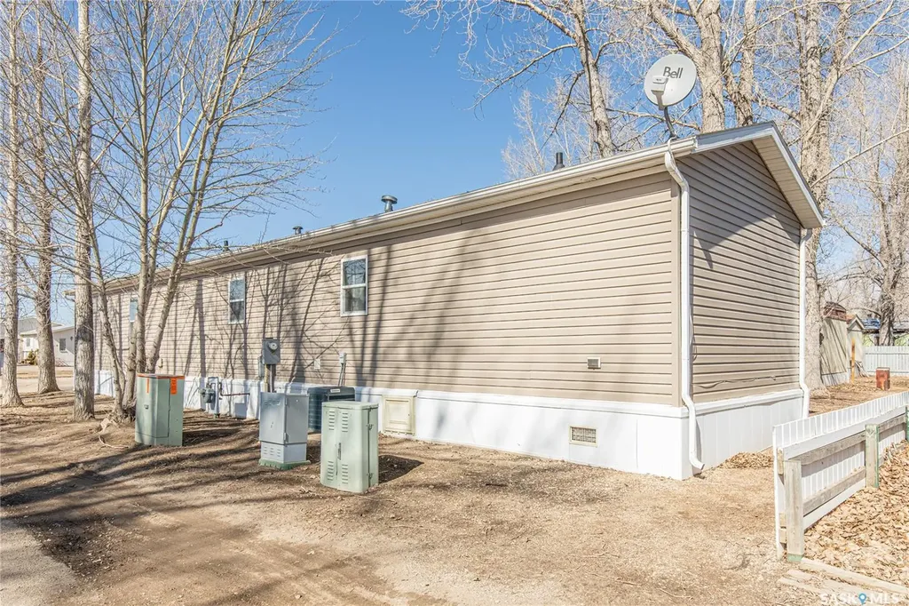 1455 9th Avenue NE Moose Jaw SK S6J 1C6