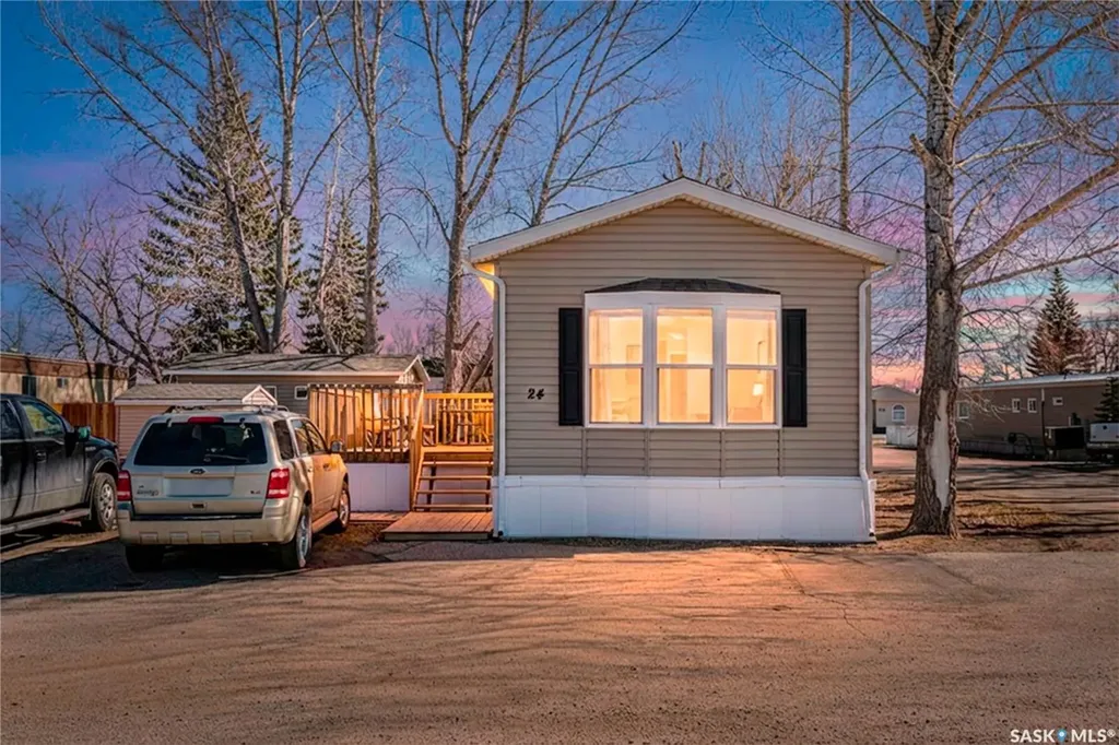 1455 9th Avenue NE Moose Jaw SK S6J 1C6