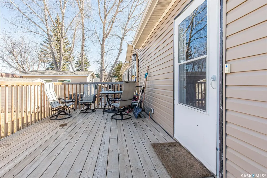 1455 9th Avenue NE Moose Jaw SK S6J 1C6