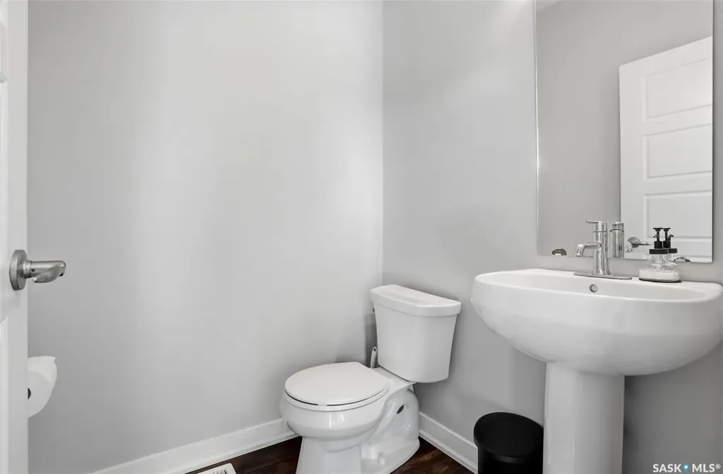 5736 Glide Crescent Regina SK S4W 0P1